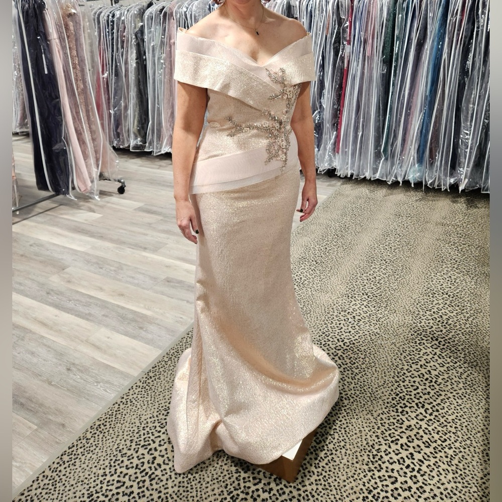 Terani Couture 241M2771 Size 8 gorgeous Off-Shoulder Rose Pink Gown